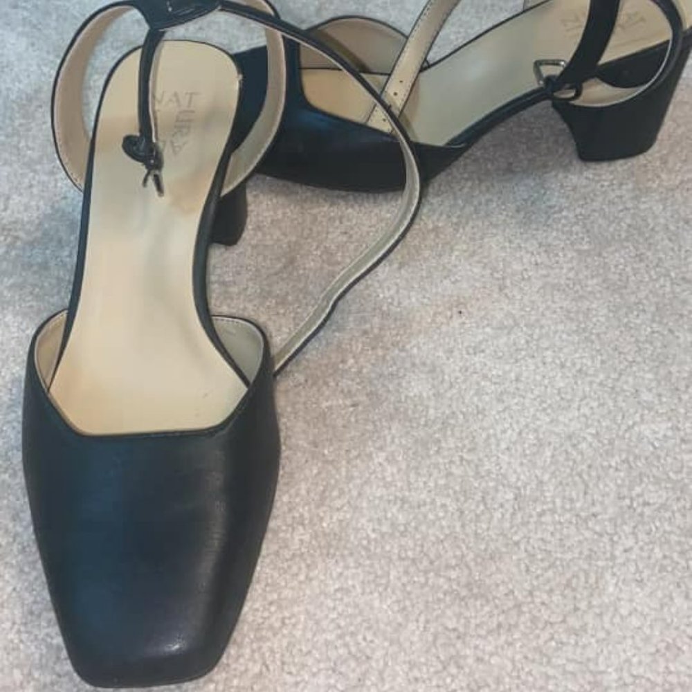 Naturalizer Closed Toe Heel
